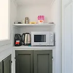 Charm & Comfort For 4 In Heart Of The 15 District