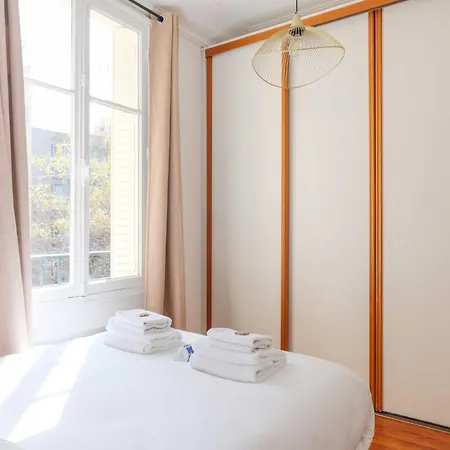 Appartamento Charm & Comfort For 4 In Heart Of The 15 District Parigi