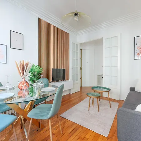 Appartamento Charm & Comfort For 4 In Heart Of The 15 District *